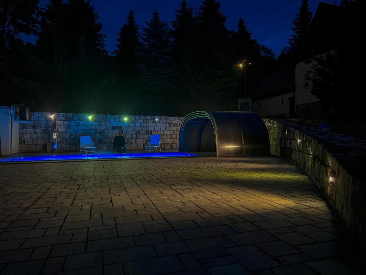 Guest House Luft Sneznik Exterior photo